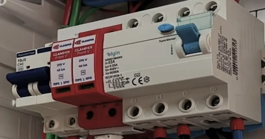 DPS e outros dispositivos de segurança de um quadro de distribuição